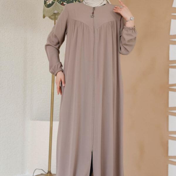 عباية حجاب باللون البيج الداكن بسحاب 45285kbeige