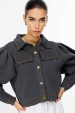 سترة تريكو معدنية بأزرار من أنثراسايت - صورة من 5