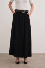 تنورة الجرس السوداء بحزام