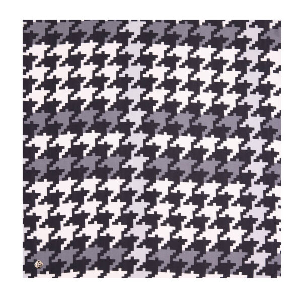 وشاح منقوش أسود 30x30