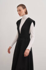 جيليه أسود بلا أكمام