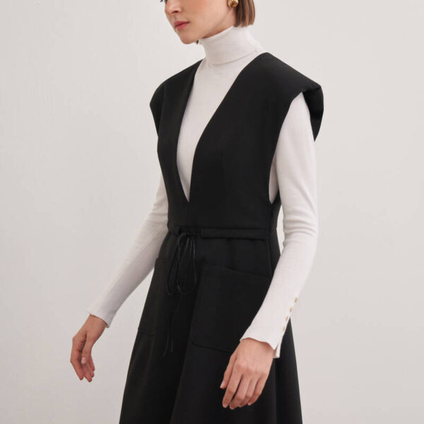 جيليه أسود بلا أكمام