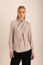 بلوزة منسوجة بتفاصيل ياقة حجرية - صورة من 3