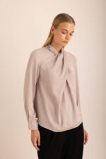 بلوزة منسوجة بتفاصيل ياقة حجرية - صورة من 4